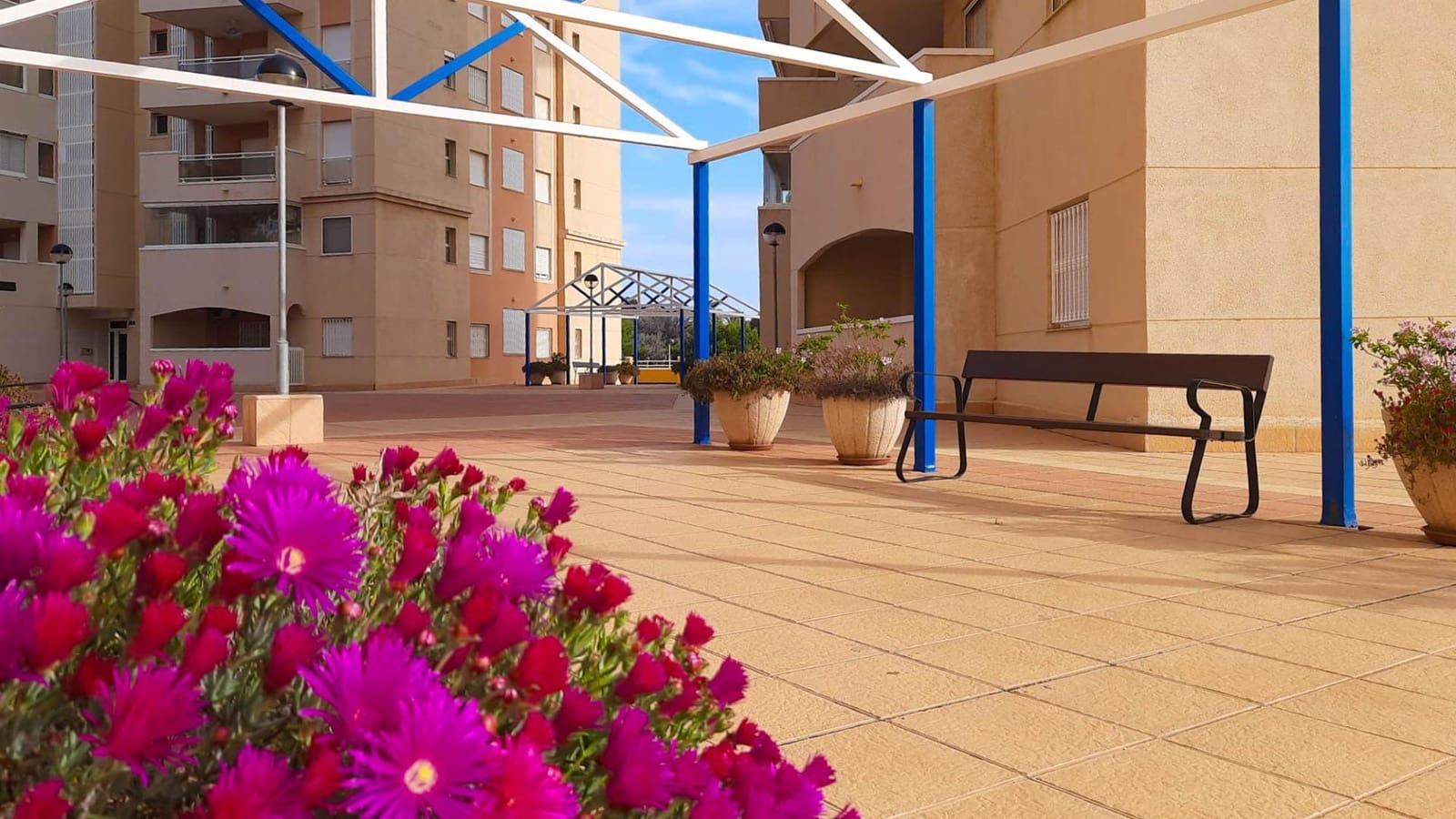 1 slaapkamer Appartement te koop in La Manga del Mar Menor met zwembad - € 135.000 (Ref: 9843433)