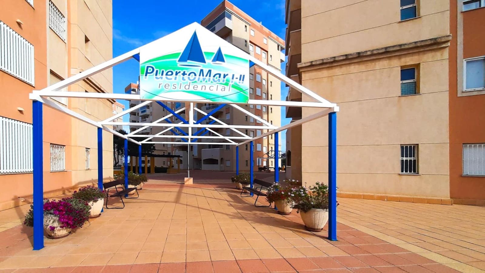 1 slaapkamer Appartement te koop in La Manga del Mar Menor met zwembad - € 135.000 (Ref: 9843433)