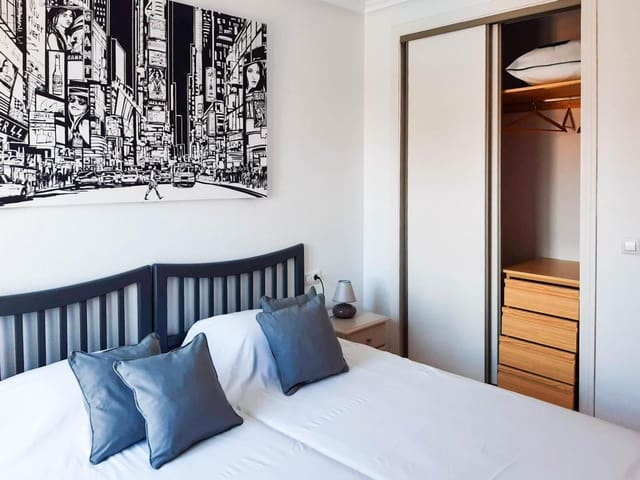 1 quarto Apartamento para venda em La Manga del Mar Menor com piscina - 135 000 € (Ref: 9843433)