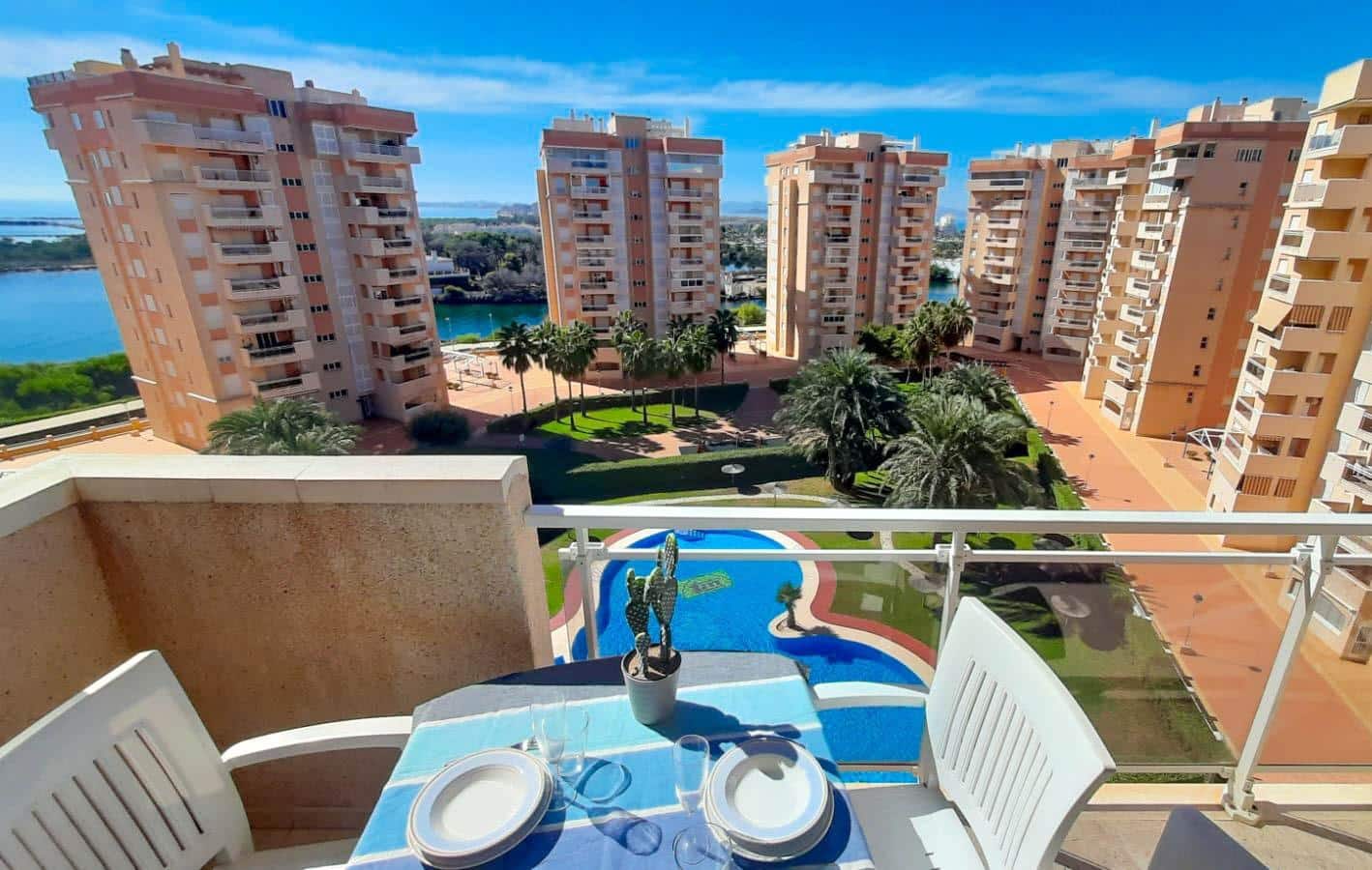 1 makuuhuone Huoneisto myytävänä paikassa La Manga del Mar Menor mukana uima-altaan - 135 000 € (Ref: 9843433)
