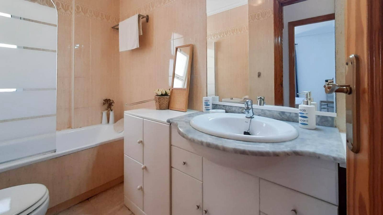 1 makuuhuone Huoneisto myytävänä paikassa La Manga del Mar Menor mukana uima-altaan - 135 000 € (Ref: 9843433)
