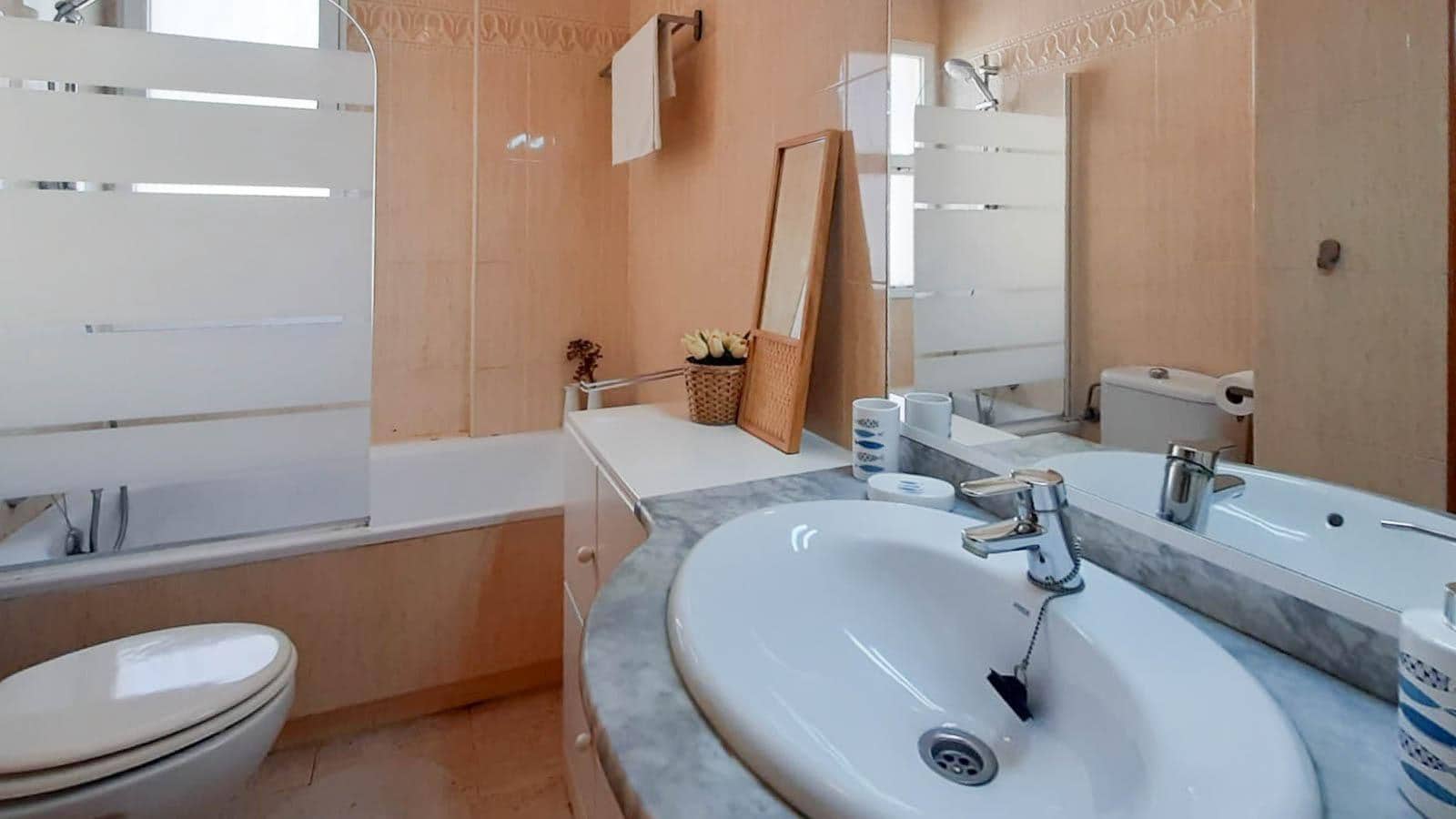 1 makuuhuone Huoneisto myytävänä paikassa La Manga del Mar Menor mukana uima-altaan - 135 000 € (Ref: 9843433)