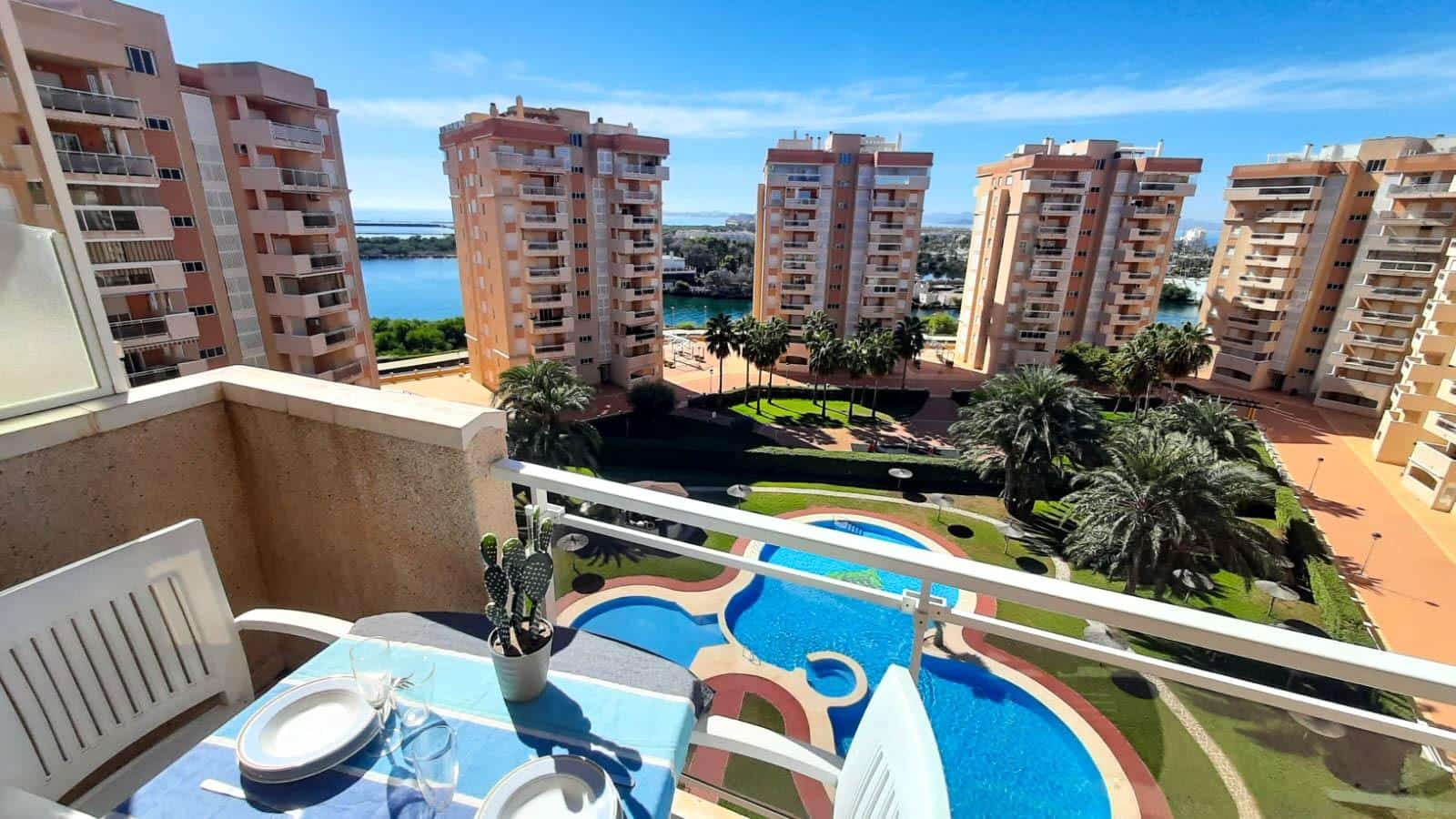 1 makuuhuone Huoneisto myytävänä paikassa La Manga del Mar Menor mukana uima-altaan - 135 000 € (Ref: 9843433)