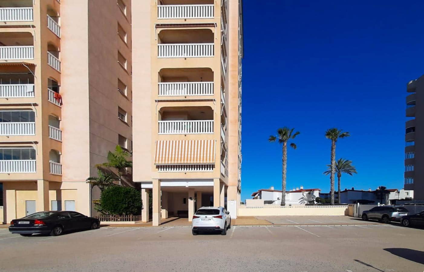 2 chambre Appartement à vendre à La Manga del Mar Menor avec piscine - 215 000 € (Ref: 9855526)