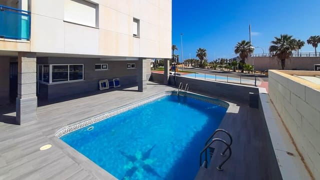 2 slaapkamer Appartement te koop in La Manga del Mar Menor met zwembad - € 198.000 (Ref: 9892416)