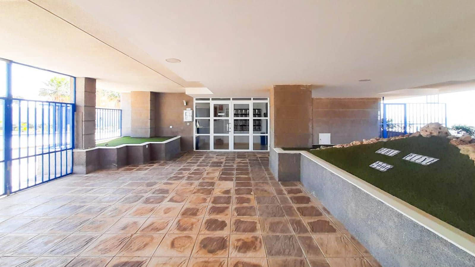 2 soveværelse Lejlighed til salg i La Manga del Mar Menor med swimmingpool - € 198.000 (Ref: 9892416)