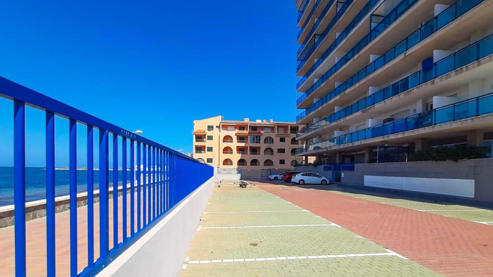 2 soveværelse Lejlighed til salg i La Manga del Mar Menor med swimmingpool - € 198.000 (Ref: 9892416)