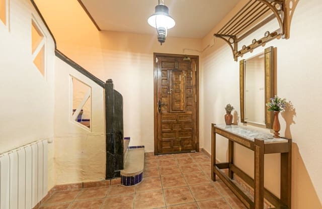 20 bedroom Hotel for sale in Bocairent with garage - € 1,590,000 (Ref: 7386314)