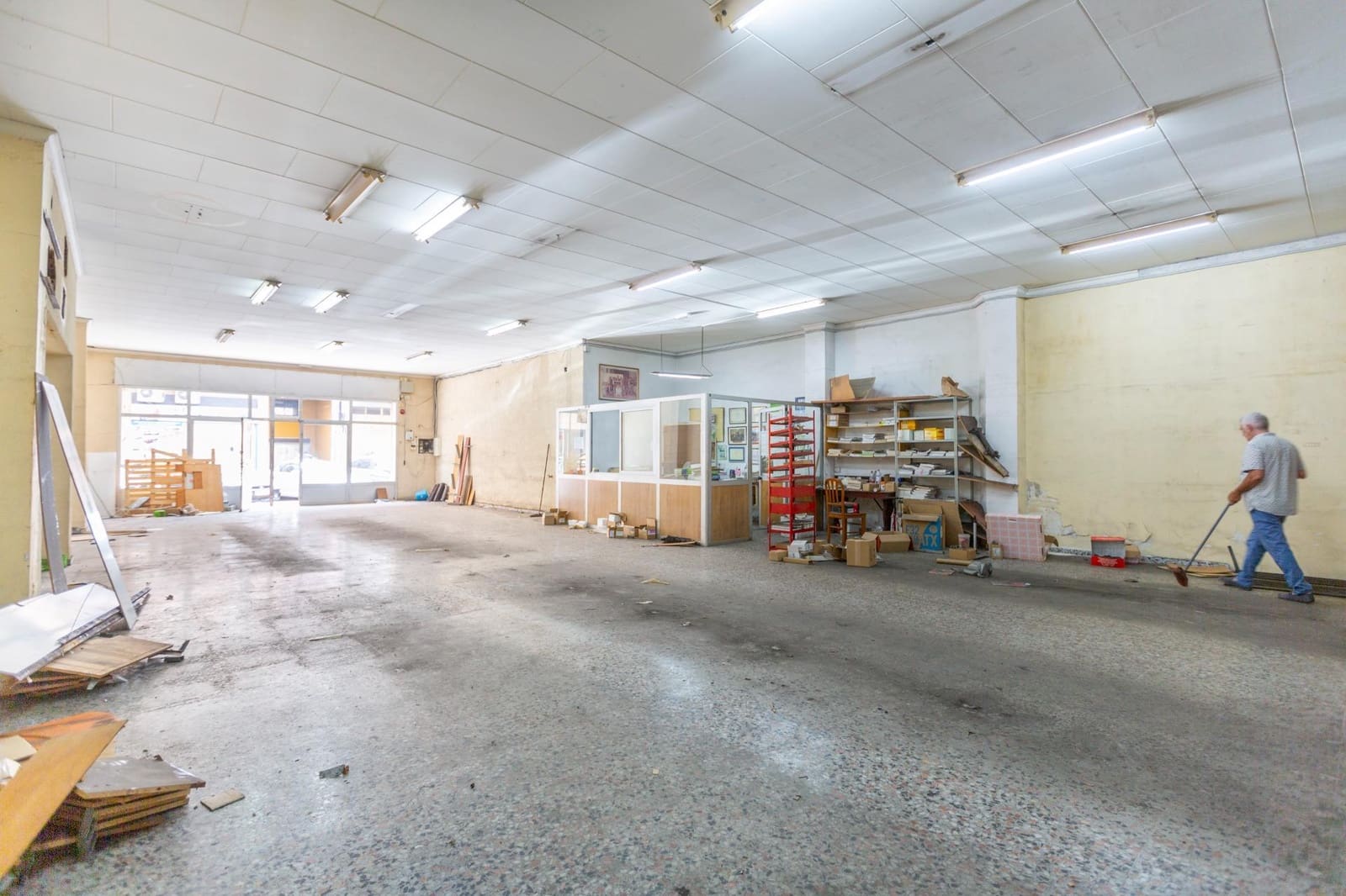 Kommersiell till salu i Gandia - 249 000 € (Ref: 8597347)