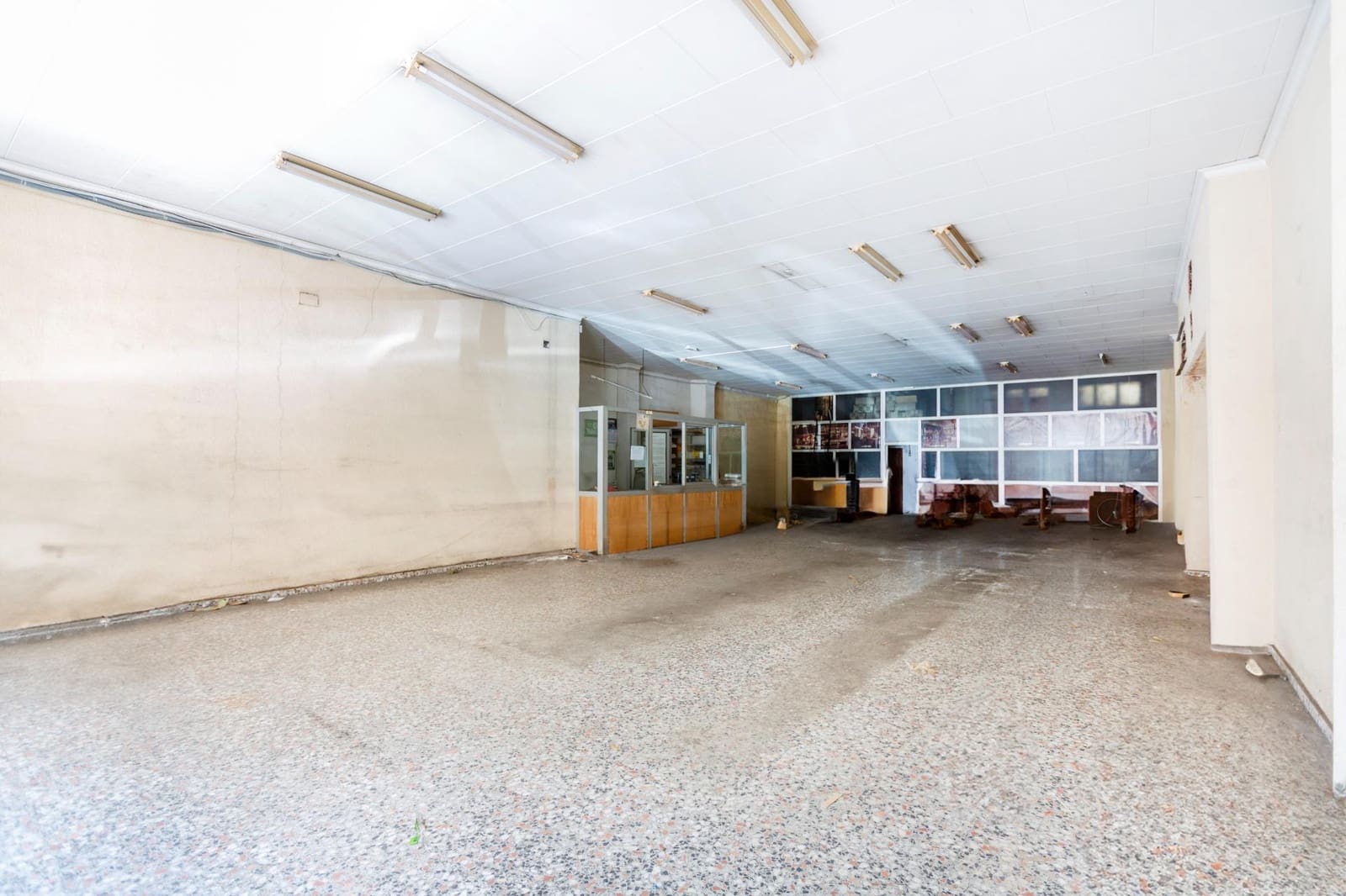 Kommersiell till salu i Gandia - 249 000 € (Ref: 8597347)