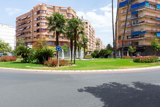 Commercial for sale in Gandia - € 249,000 (Ref: 8597347)