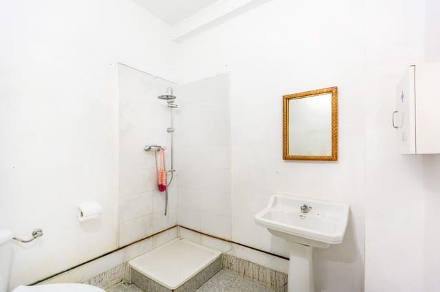 Commercial for sale in Alcàsser - € 189,000 (Ref: 9137085)