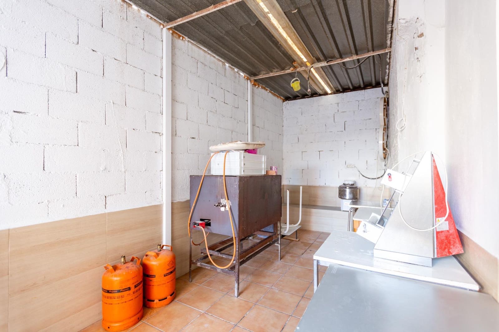 Erhverv til salg i Alcasser - € 189.000 (Ref: 9137085)