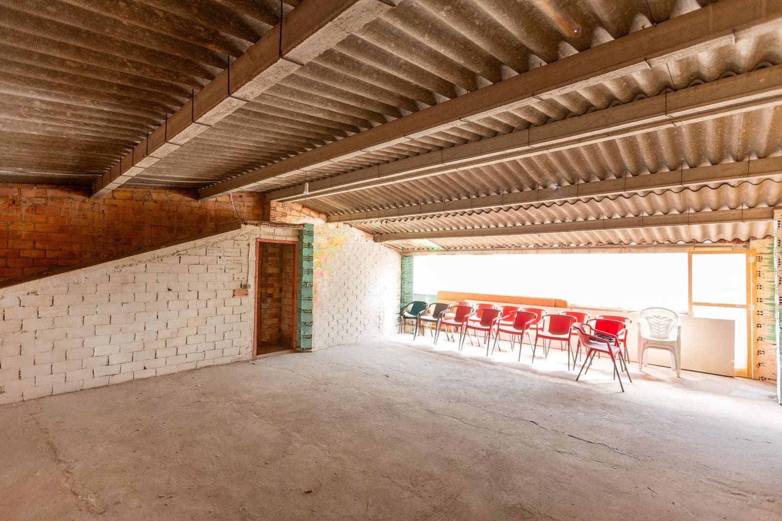 Erhverv til salg i Alcasser - € 189.000 (Ref: 9137085)