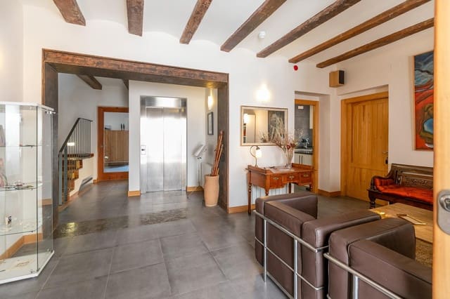 9 bedroom Hotel for sale in Chulilla with pool - € 999,000 (Ref: 9159445)