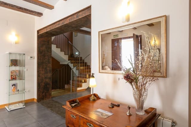 9 bedroom Hotel for sale in Chulilla with pool - € 999,000 (Ref: 9159445)