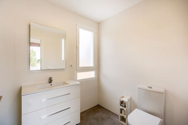 3 bedroom Villa for sale in Montroy - € 266,000 (Ref: 9395998)