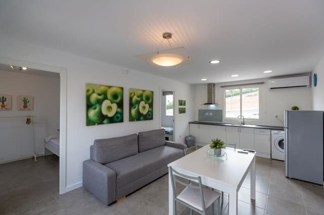 3 bedroom Villa for sale in Montroy - € 180,000 (Ref: 9395999)