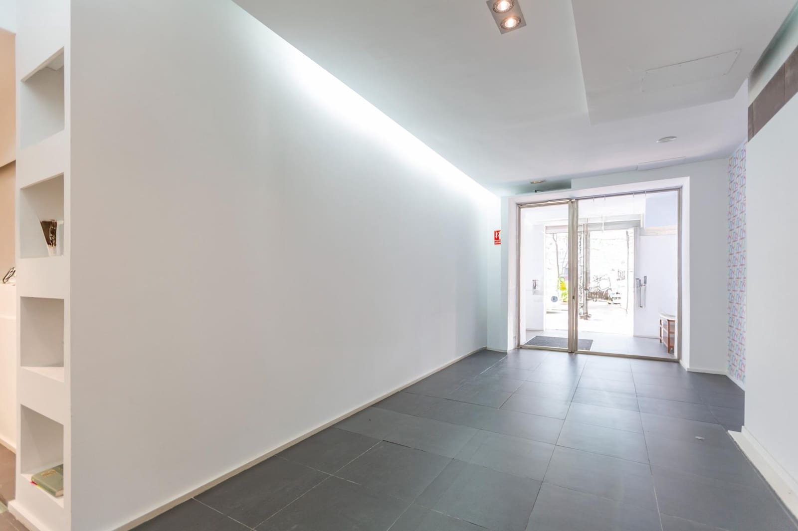 Commercieel te huur in Valencia stad - € 3.500 (Ref: 9401054)