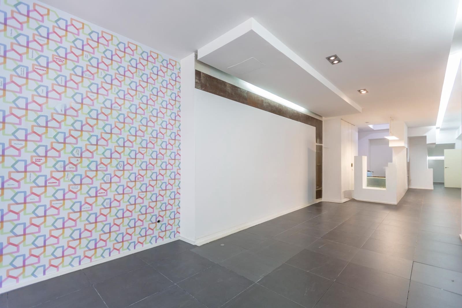 Commercieel te huur in Valencia stad - € 3.500 (Ref: 9401054)