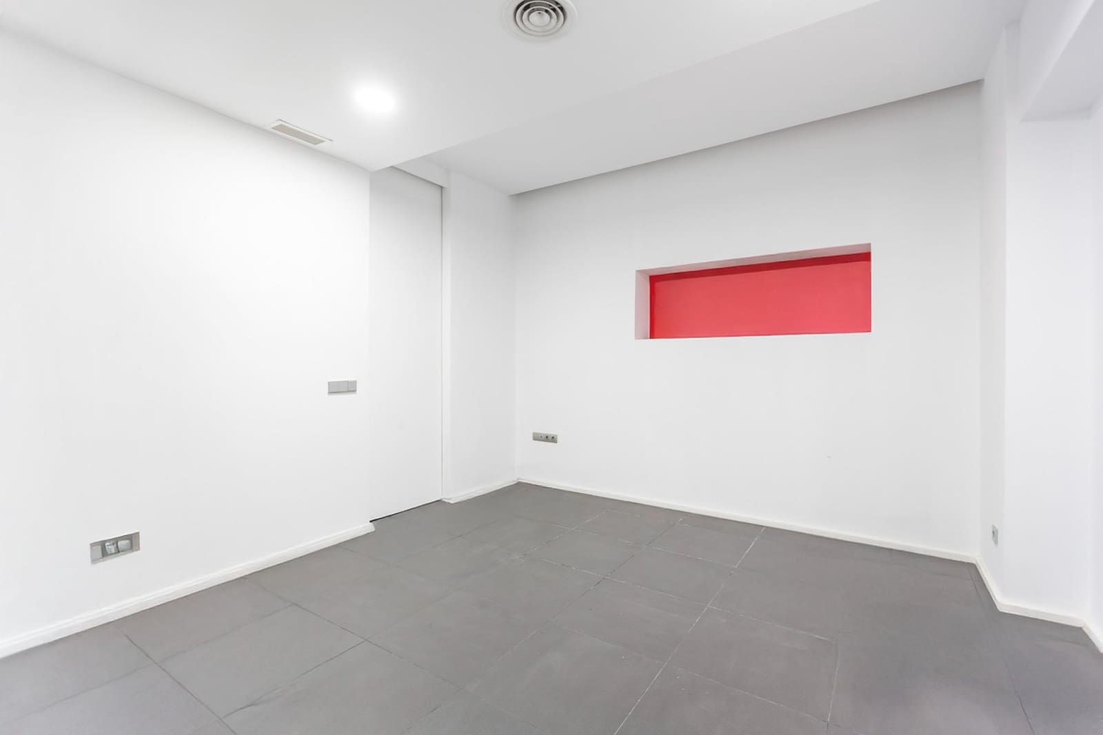 Commercieel te huur in Valencia stad - € 3.500 (Ref: 9401054)