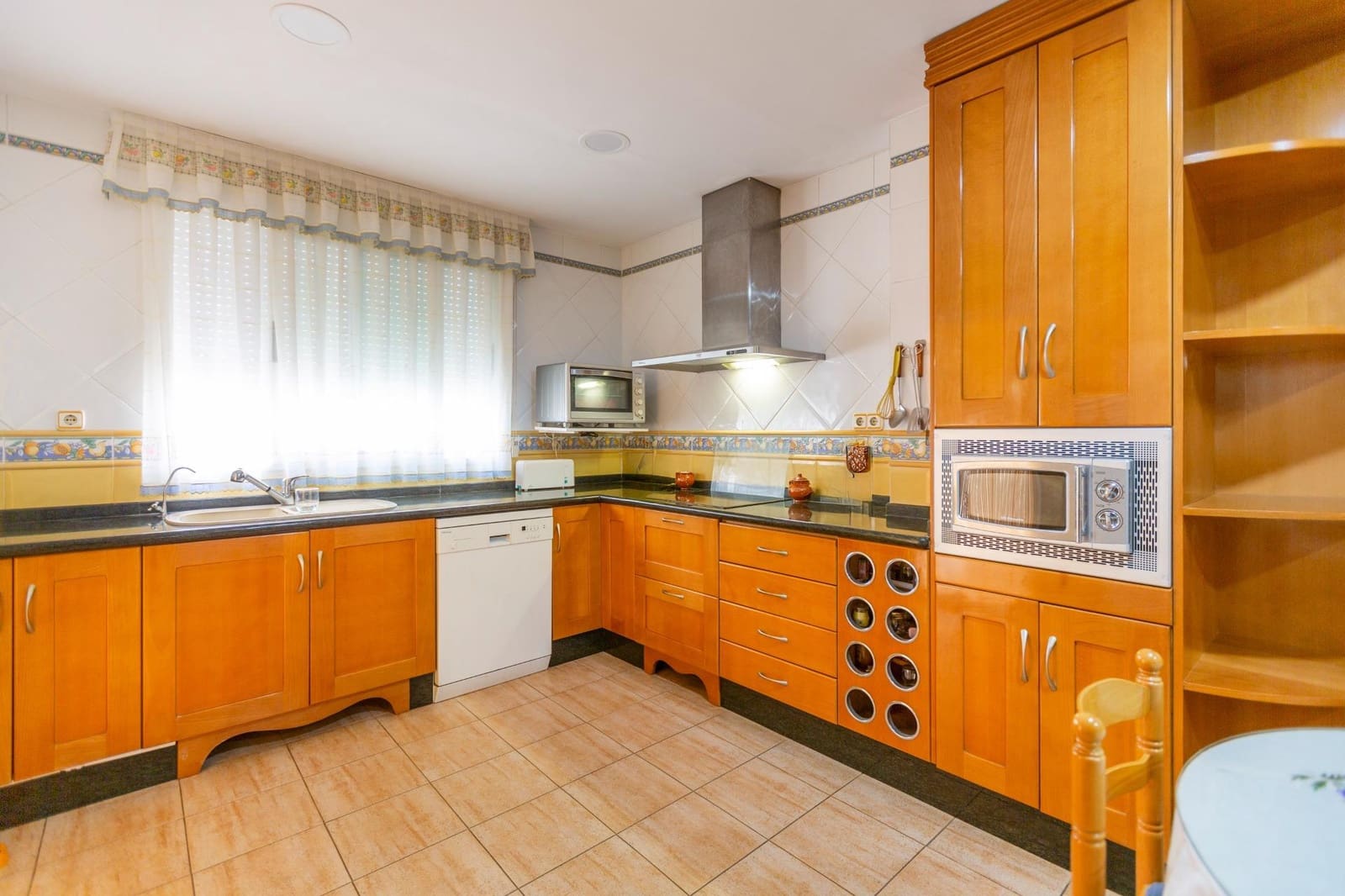 4 Zimmer Haus zu verkaufen in Manuel mit Garage - 280.000 € (Ref: 9414104)