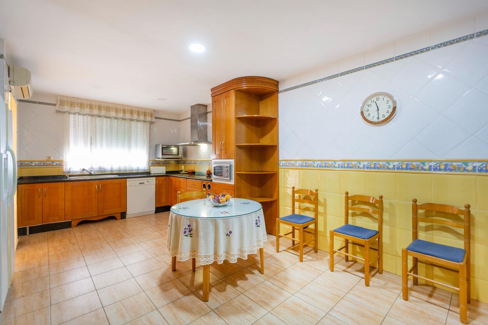 4 Zimmer Haus zu verkaufen in Manuel mit Garage - 280.000 € (Ref: 9414104)