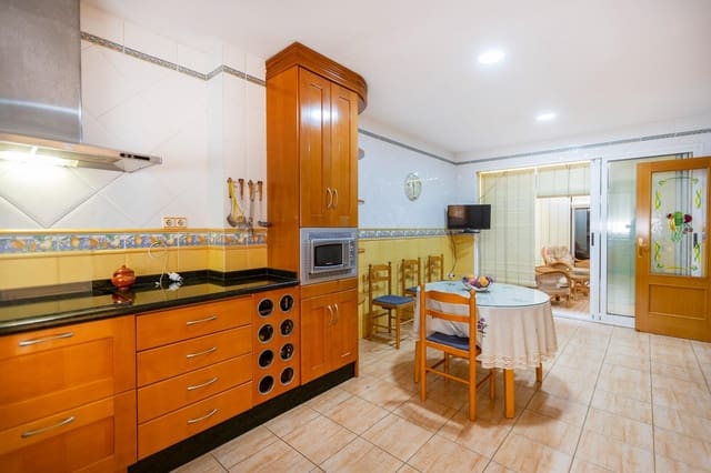 4 sypialnia Dom na sprzedaż w Manuel z garażem - 280 000 € (Ref: 9414104)