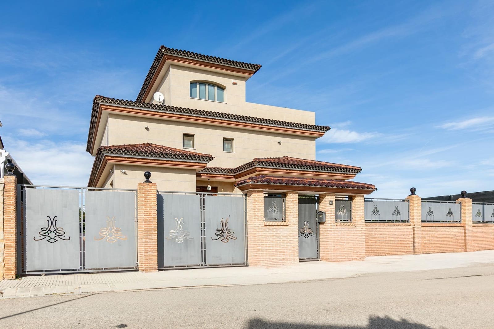 5 sovrum Villa till salu i Gandia med pool - 700 000 € (Ref: 9422448)