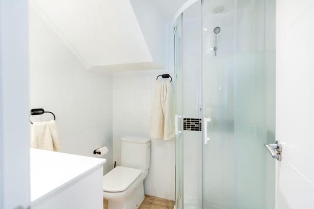 4 Zimmer Reihenhaus zu verkaufen in Godelleta mit Pool - 289.000 € (Ref: 9422450)