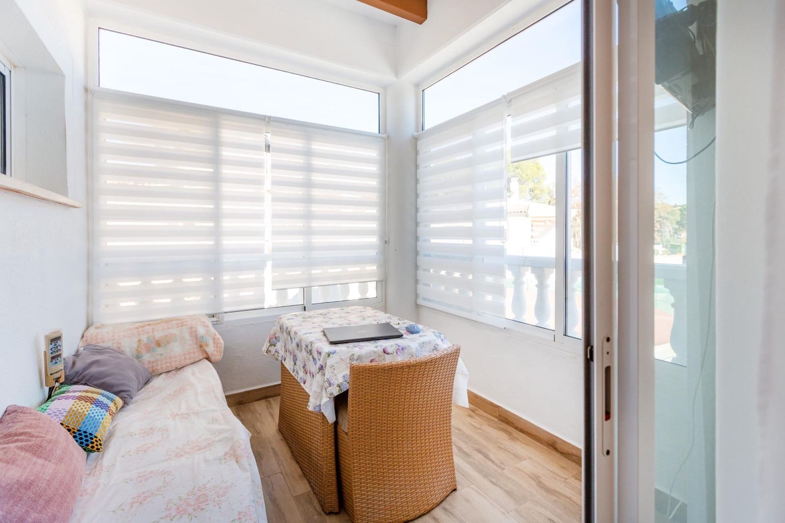 4 soverom Rekkehus til salgs i Godelleta med svømmebasseng - € 289 000 (Ref: 9422450)