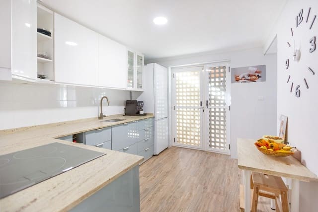 4 Zimmer Reihenhaus zu verkaufen in Godelleta mit Pool - 289.000 € (Ref: 9422450)