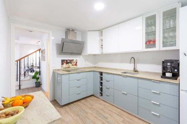 4 Zimmer Reihenhaus zu verkaufen in Godelleta mit Pool - 289.000 € (Ref: 9422450)