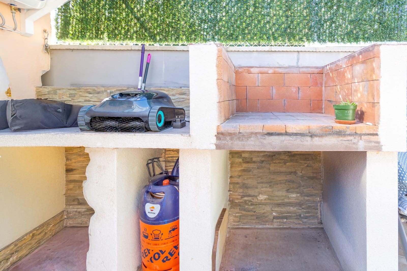 4 soverom Rekkehus til salgs i Godelleta med svømmebasseng - € 289 000 (Ref: 9422450)