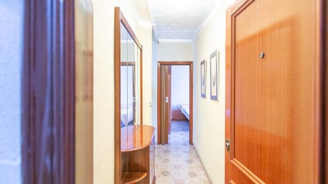 2 soveværelse Lejlighed til salg i Cabanyal-Canyamelar, Valencia by - € 189.000 (Ref: 9440139)