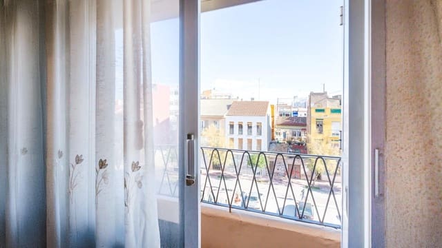 2 soveværelse Lejlighed til salg i Cabanyal-Canyamelar, Valencia by - € 189.000 (Ref: 9440139)