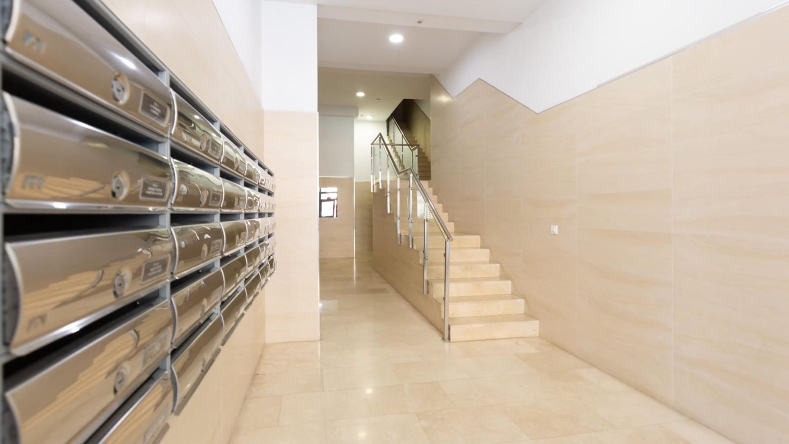 5 makuuhuone Asunto myytävänä paikassa Valencia kaupunki mukana 
autotalli - 374 000 € (Ref: 9791053)