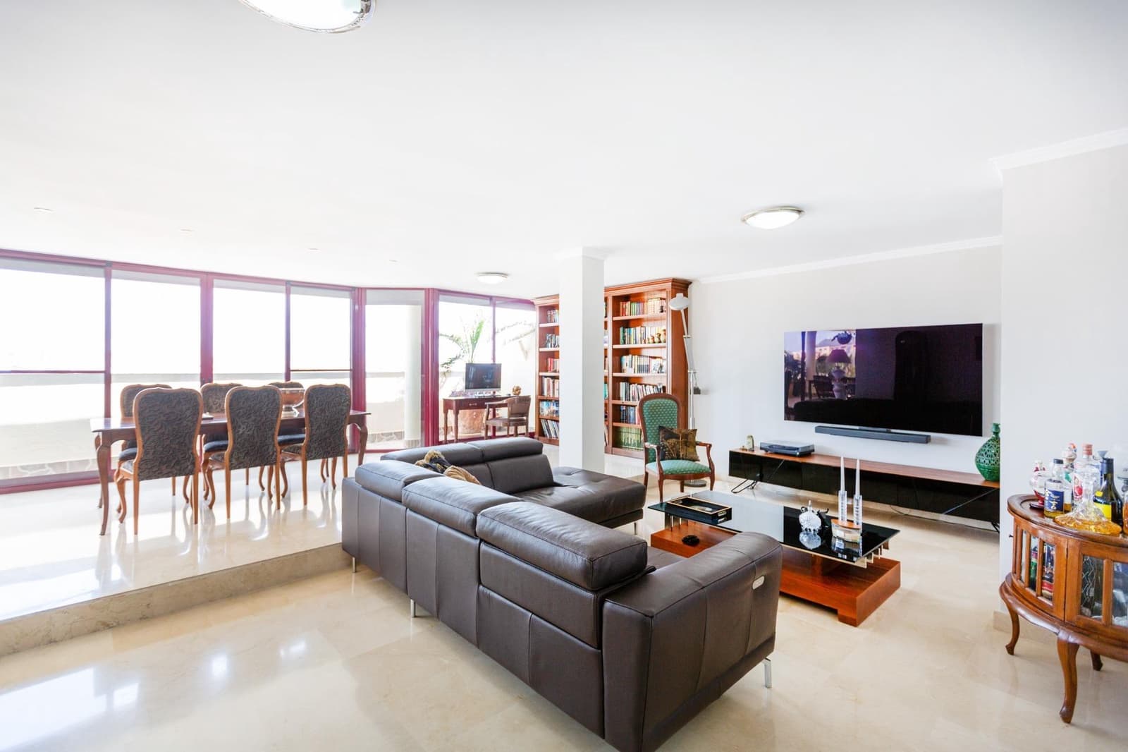 4 bedroom Penthouse for sale in Valencia city with pool - € 1,446,500 (Ref: 9811583)