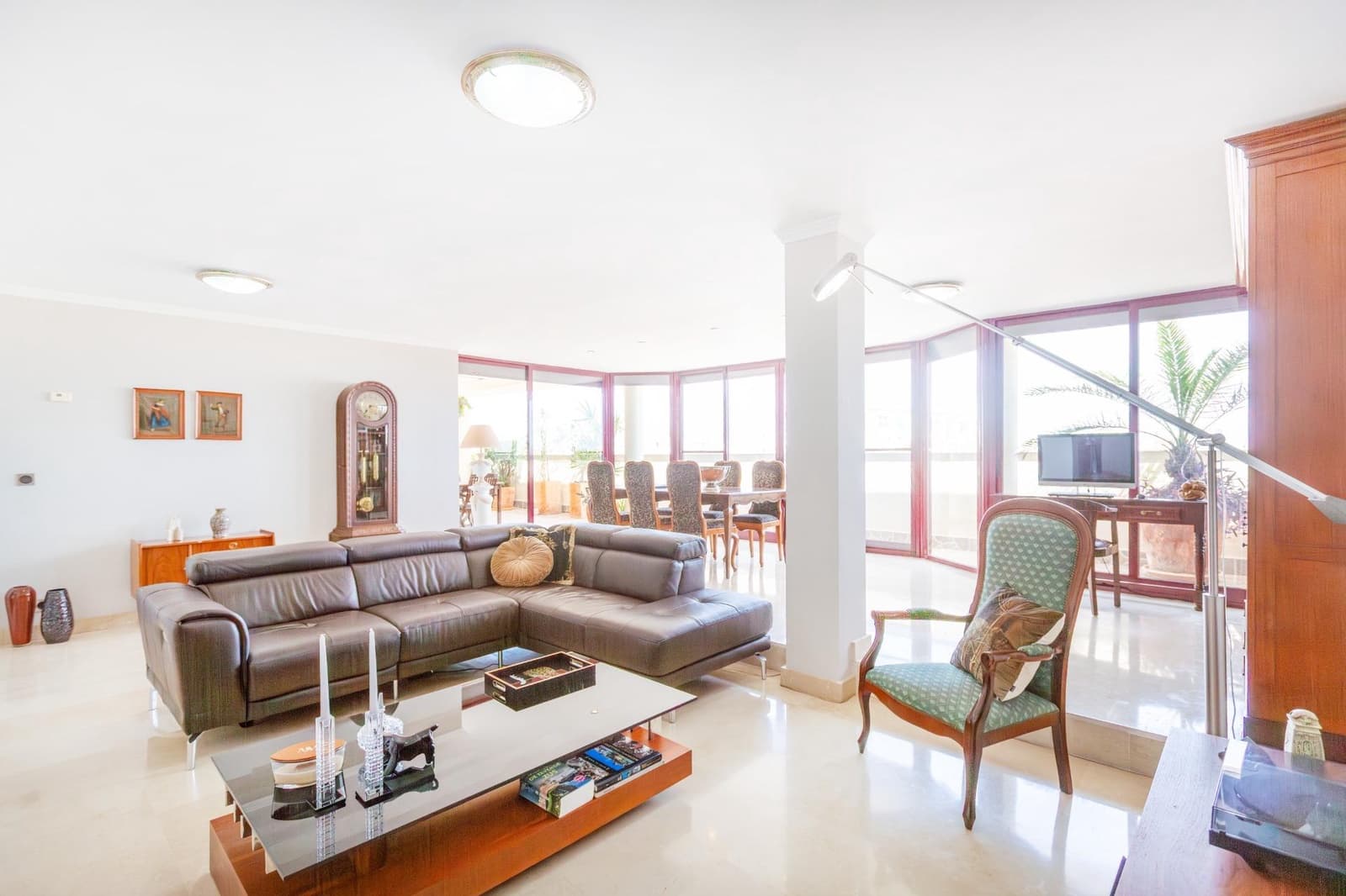 4 bedroom Penthouse for sale in Valencia city with pool - € 1,446,500 (Ref: 9811583)