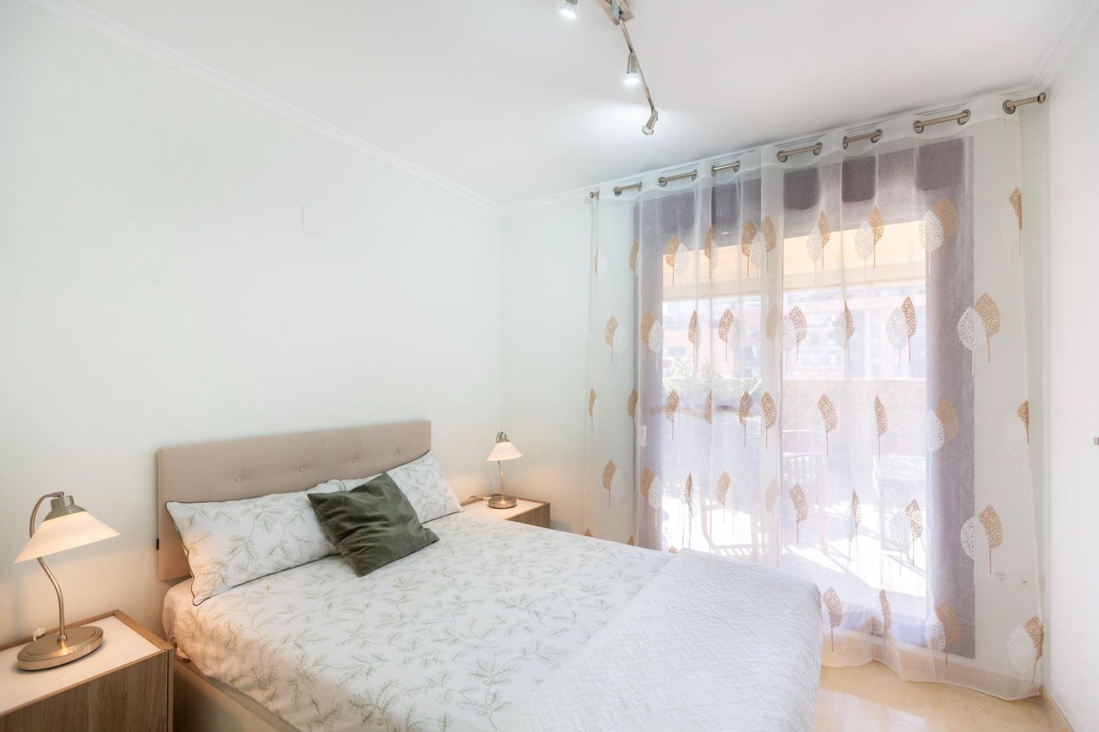 4 bedroom Penthouse for sale in Valencia city with pool - € 1,446,500 (Ref: 9811583)