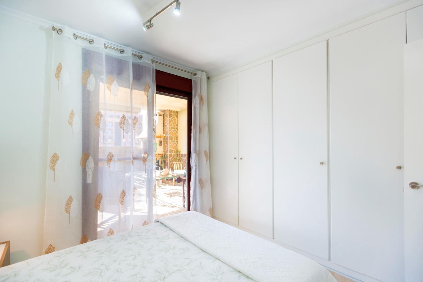 4 bedroom Penthouse for sale in Valencia city with pool - € 1,446,500 (Ref: 9811583)
