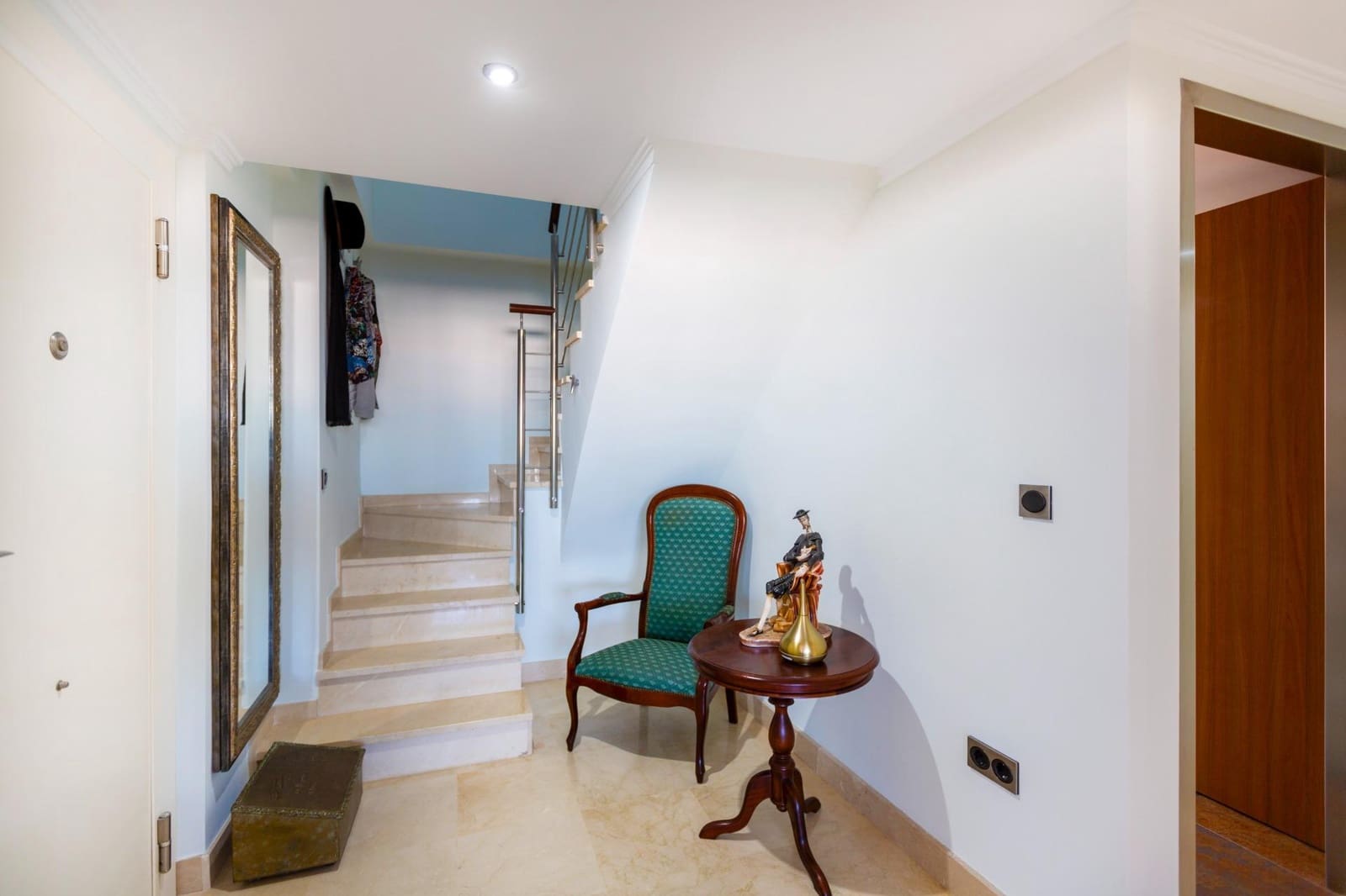 4 bedroom Penthouse for sale in Valencia city with pool - € 1,446,500 (Ref: 9811583)