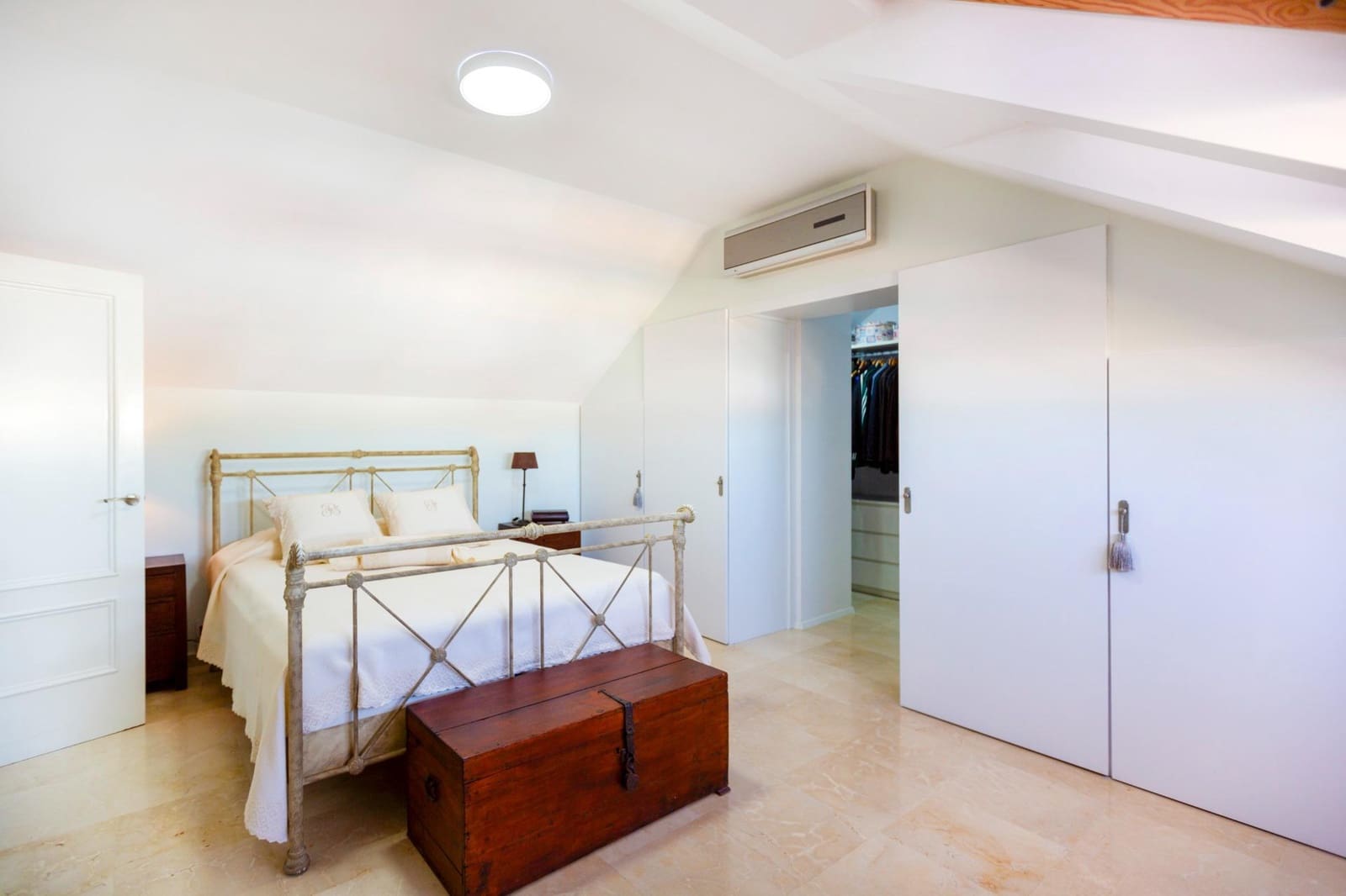 4 bedroom Penthouse for sale in Valencia city with pool - € 1,446,500 (Ref: 9811583)