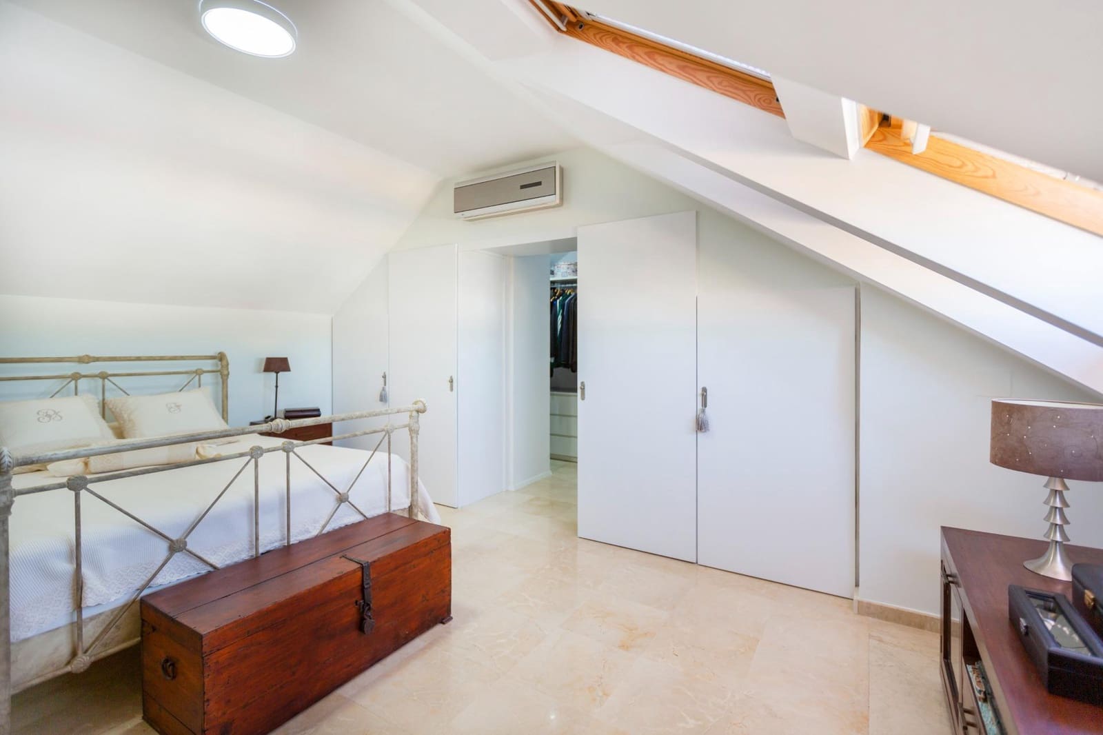 4 bedroom Penthouse for sale in Valencia city with pool - € 1,446,500 (Ref: 9811583)