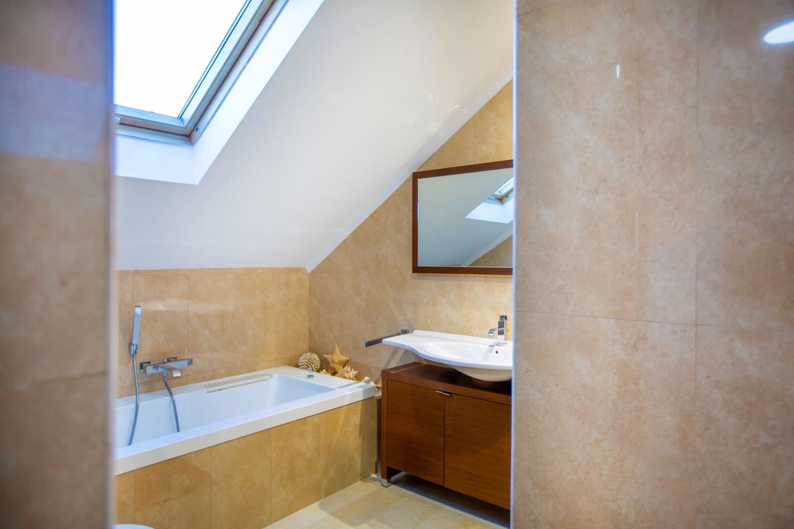 4 bedroom Penthouse for sale in Valencia city with pool - € 1,446,500 (Ref: 9811583)