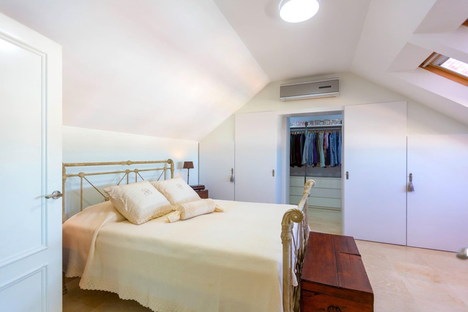 4 bedroom Penthouse for sale in Valencia city with pool - € 1,446,500 (Ref: 9811583)