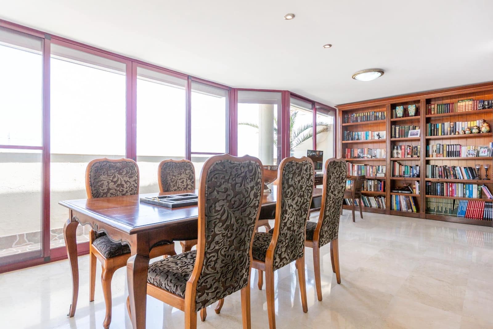4 bedroom Penthouse for sale in Valencia city with pool - € 1,446,500 (Ref: 9811583)