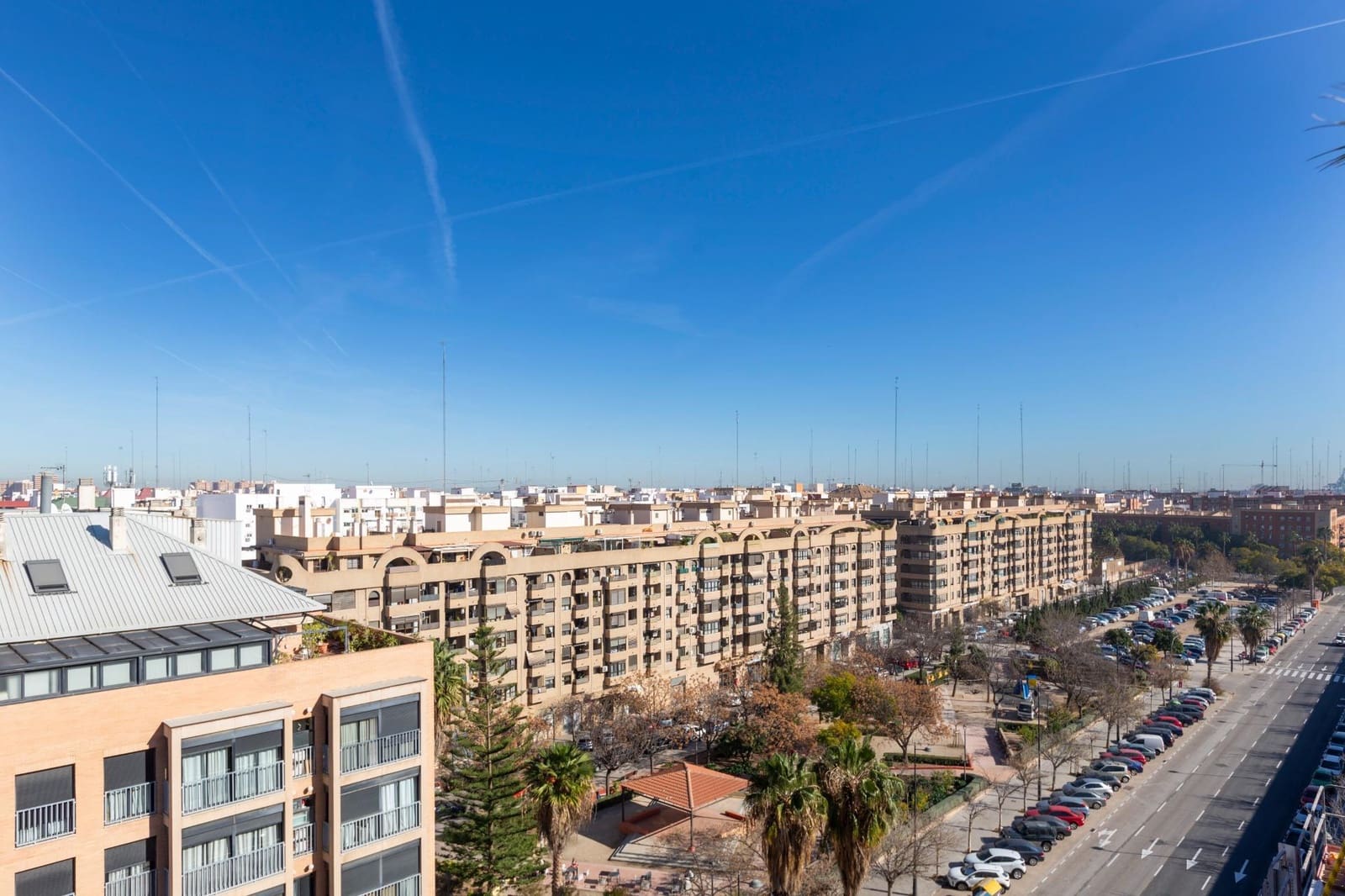 4 bedroom Penthouse for sale in Valencia city with pool - € 1,446,500 (Ref: 9811583)