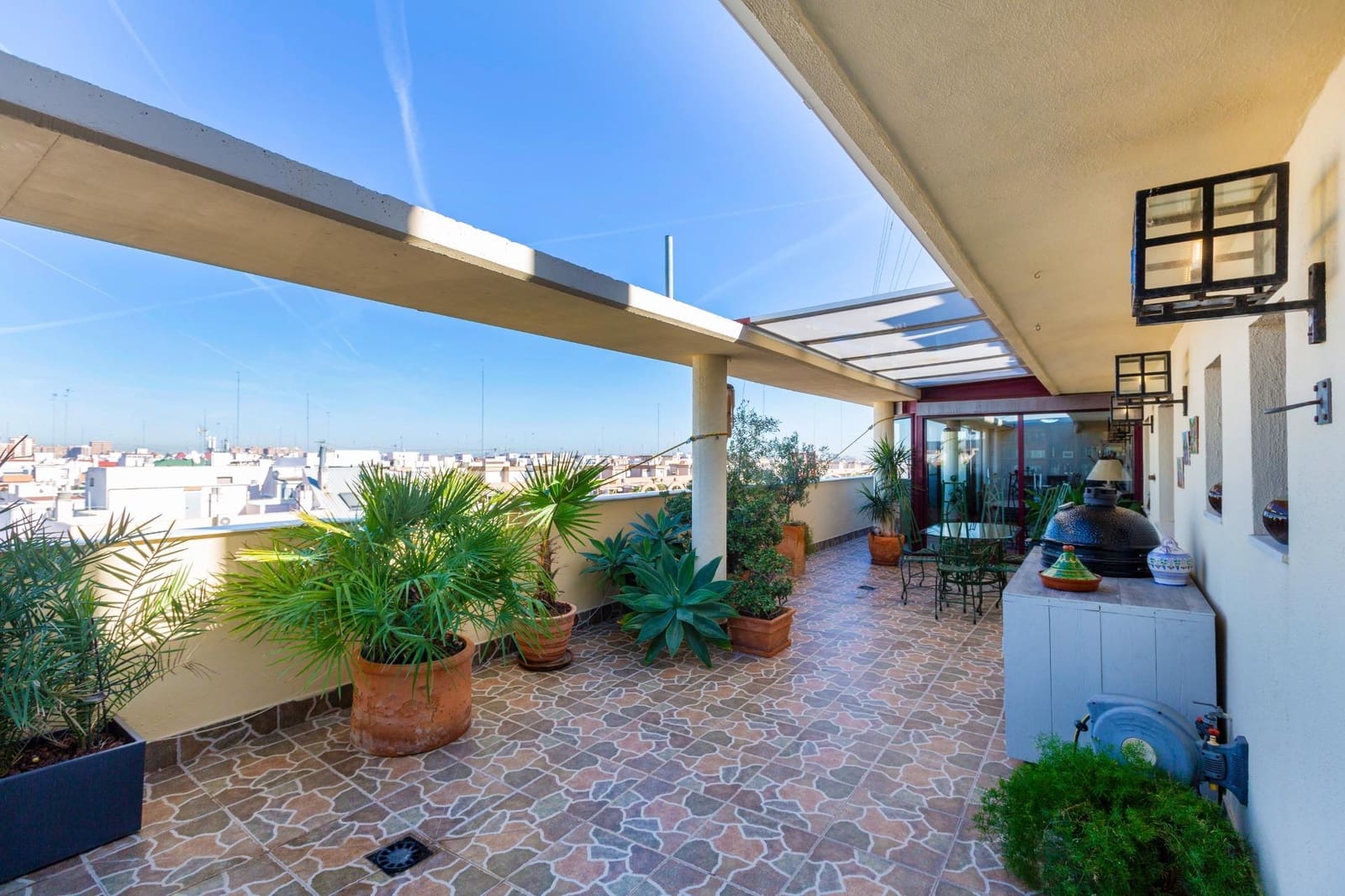4 bedroom Penthouse for sale in Valencia city with pool - € 1,446,500 (Ref: 9811583)