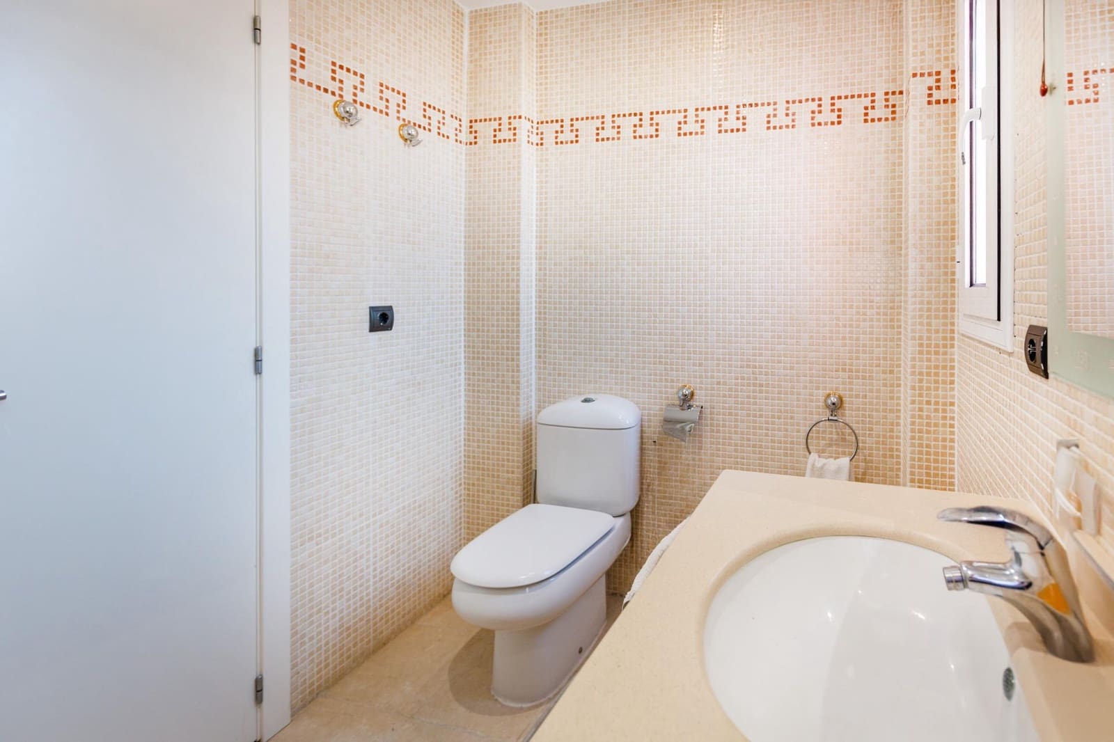 4 Zimmer Villa zu verkaufen in Moncada mit Pool Garage - 475.662 € (Ref: 9836241)